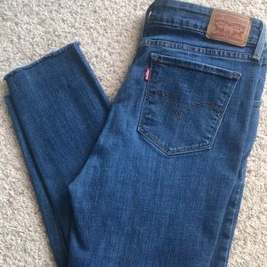 Levi’s 711 Skinny Jeans